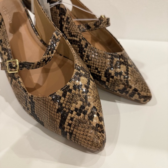 Old Navy Brown Pointed Toe Flats - Picture 3 of 10